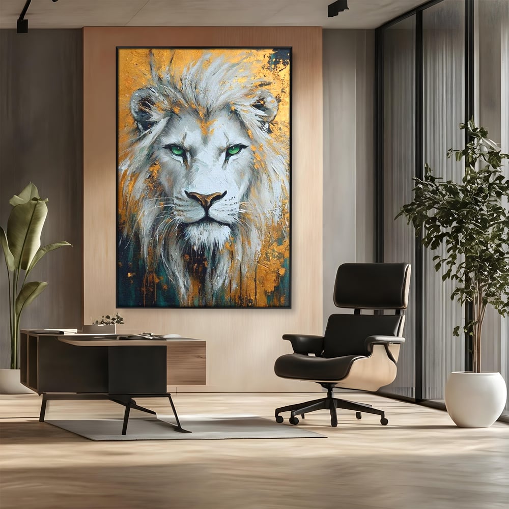 Tablou canvas cu tablou canvas cu leu alb si ochi verzi, in rama de aluminiu negru, pe perete intr-un birou